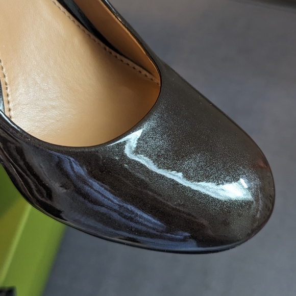 🎉3/$25🎉 Moideal Faux Patent Leather Pumps - Picture 5 of 9